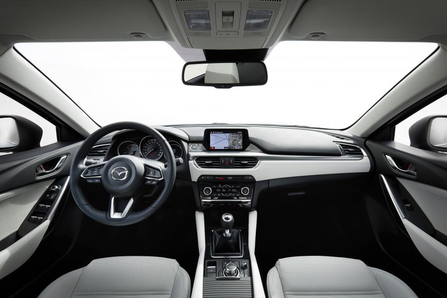 Торпедо Mazda6 Wagon 2015 года  (фото 40 из 77)